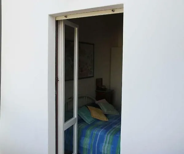 Bed and breakfast Flamingos 3*